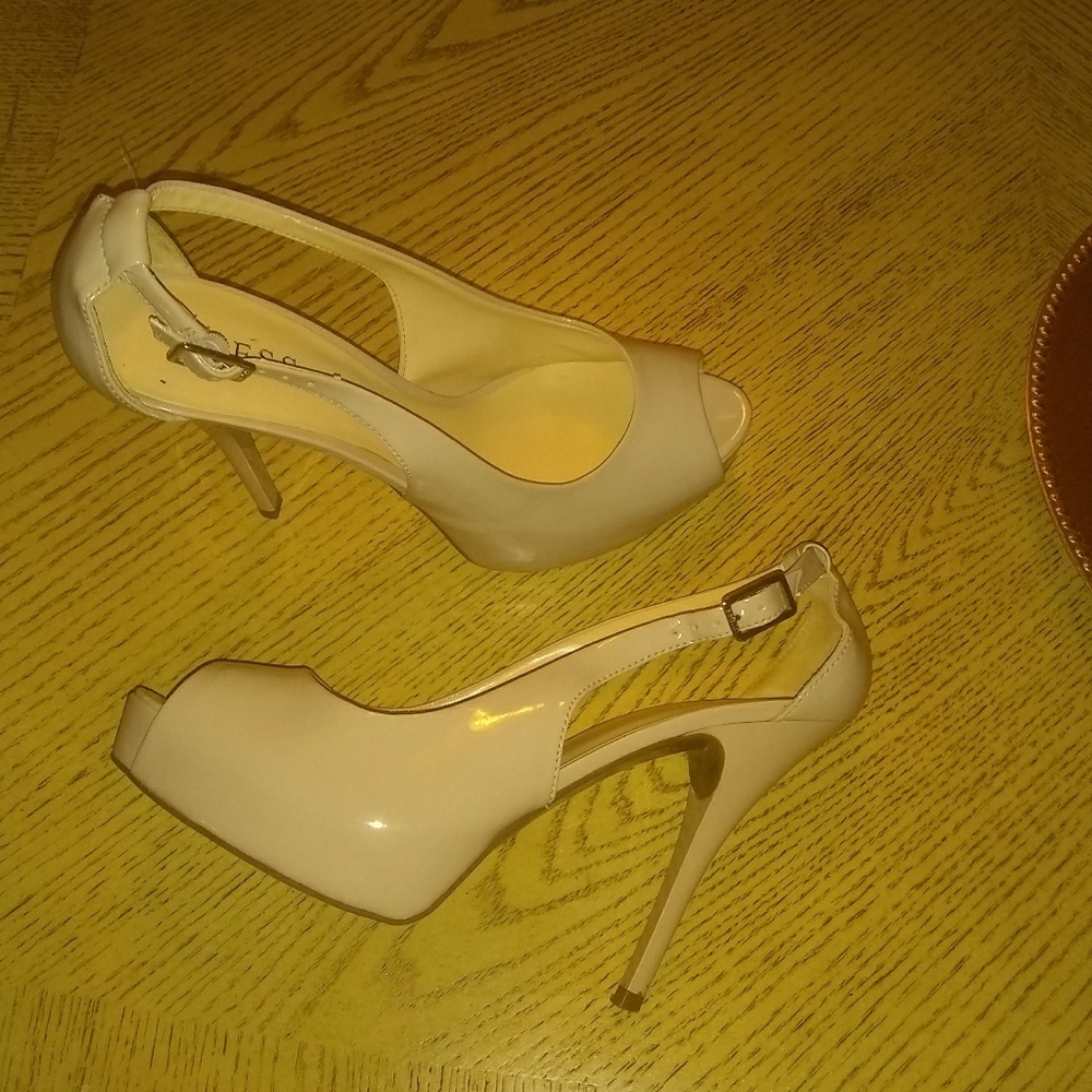 Shoe